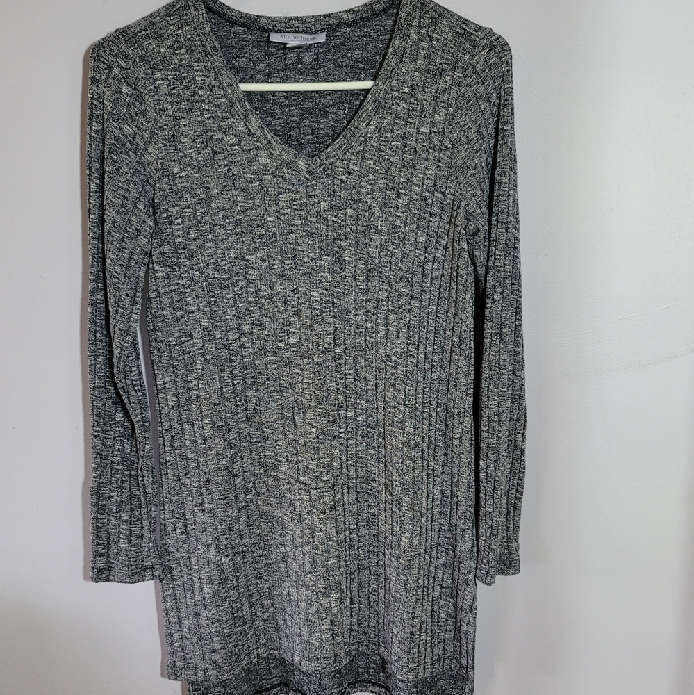Motherhood maternity ls light weight sweater euc
